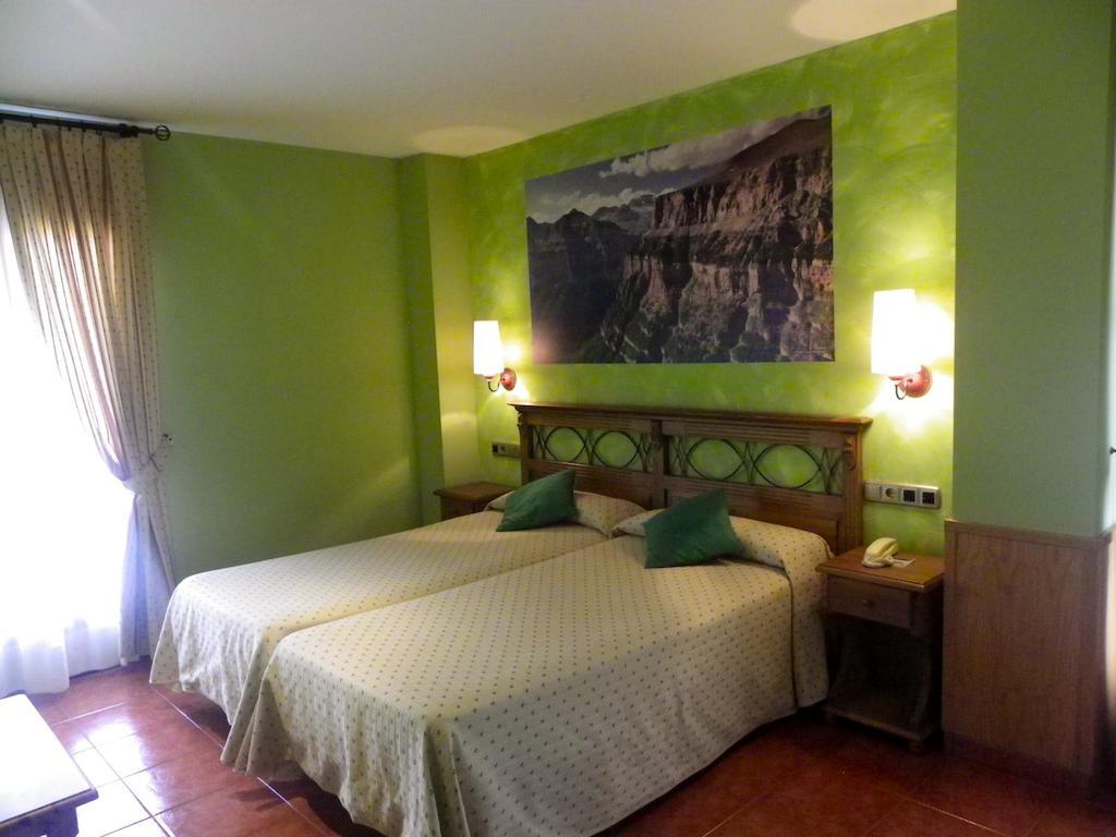Hotel Arnal Эскалона Экстерьер фото